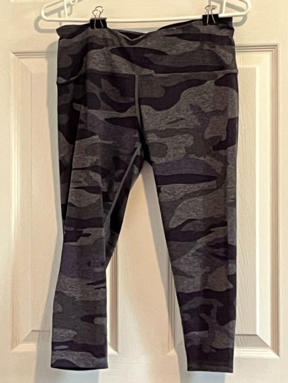 Tuff Athletics capri legging with zipper waist pocket